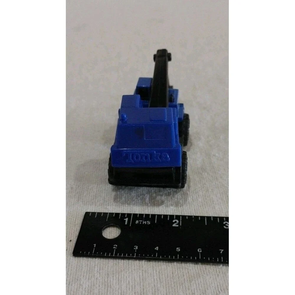 Vintage Tonka 1992 Blue Construction Tractor Truck Die Cast Model Plastic Metal
